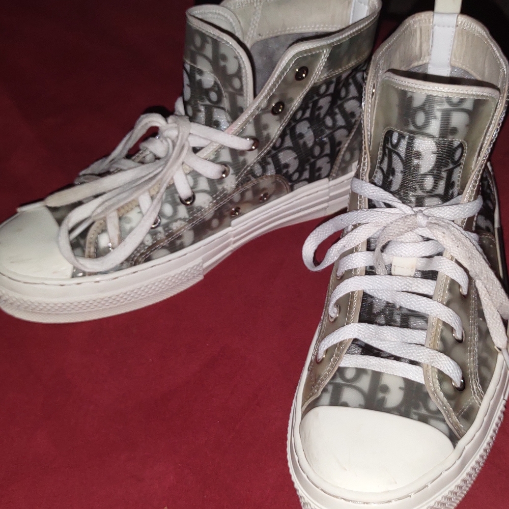 Salung my Dior shoes ,still in good condition only worn a few times - Picture 3 of 4